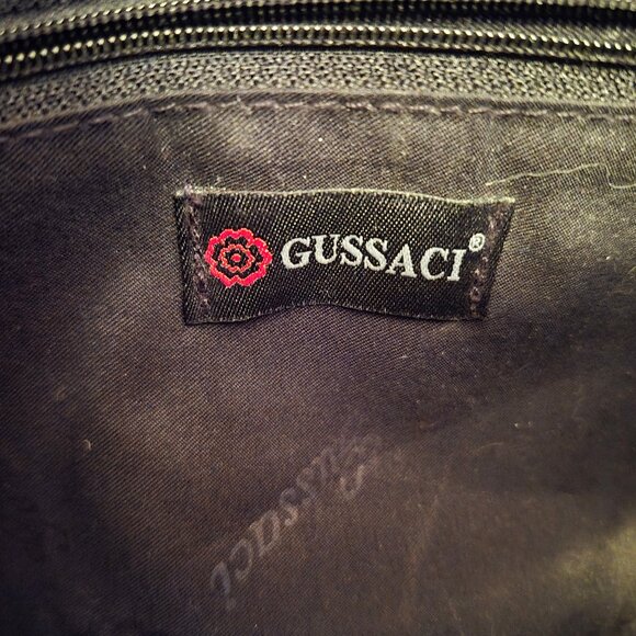 Gussaci purse handbag with ponpon keychain - Picture 4 of 12